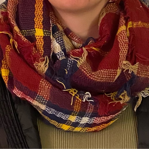 100% Acrylic Large Infinity Scarf in Multi Plaid Print - Picture 2 of 5
